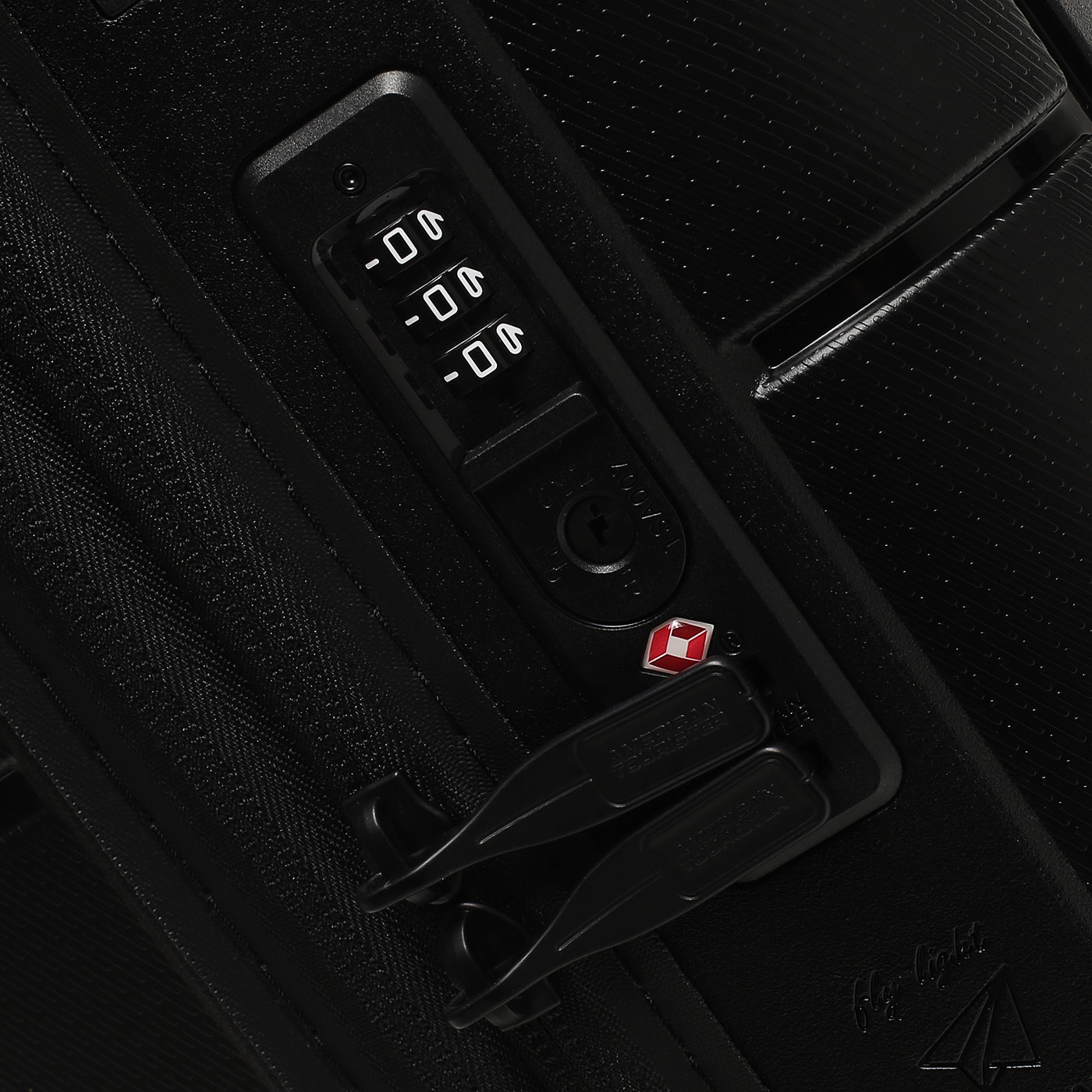 Чемодан для ручной клади  American Tourister Dashpop