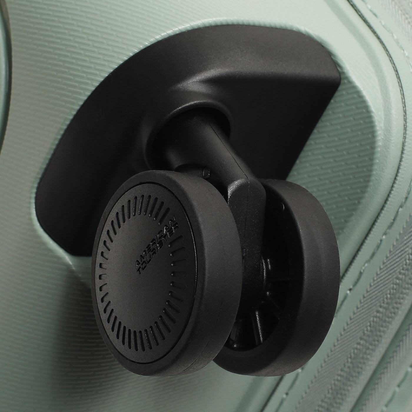 Чемодан для ручной клади  American Tourister Dashpop