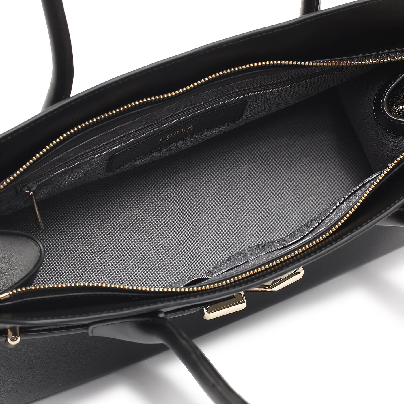 Кожаная сумка Furla Goccia