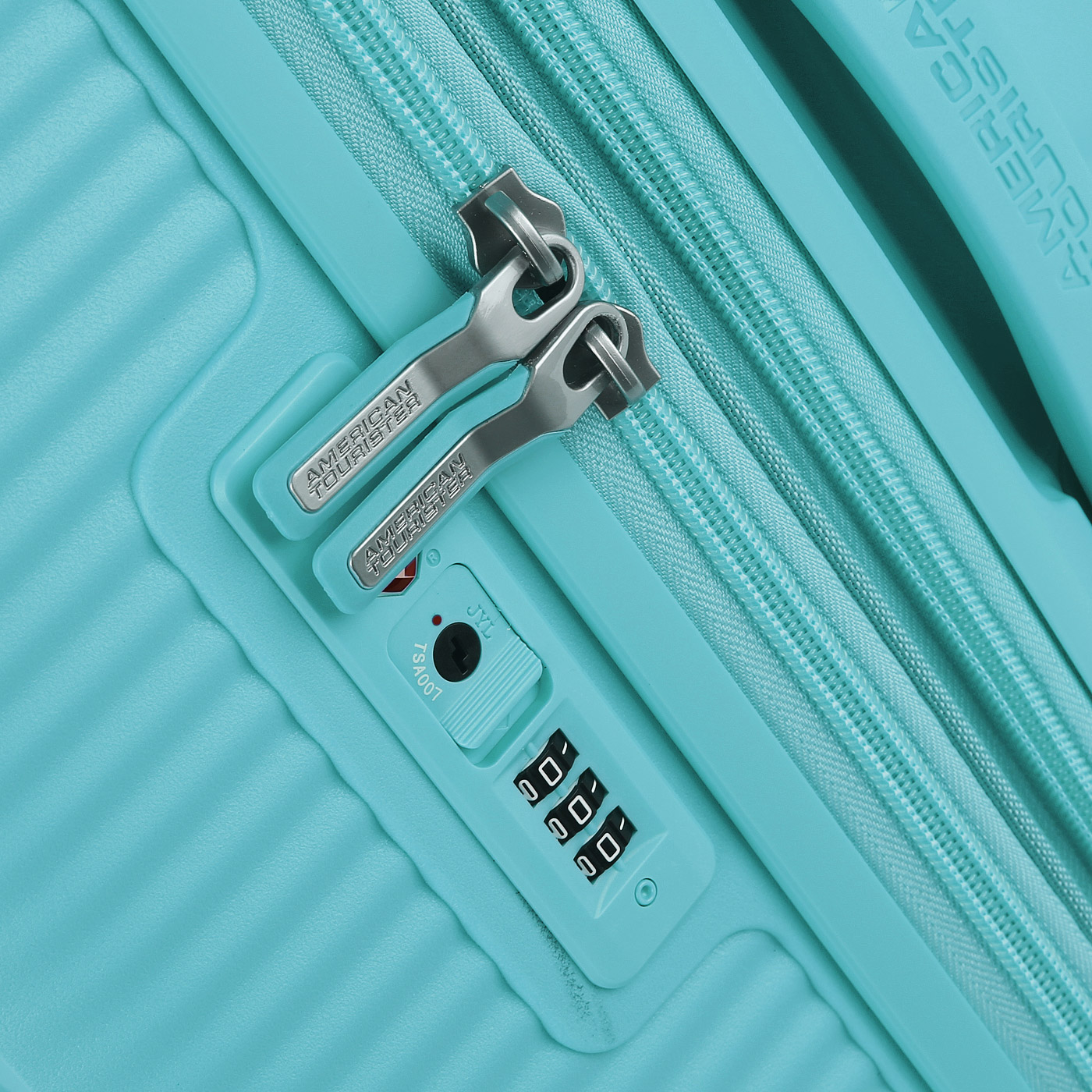 Чемодан American Tourister Soundbox