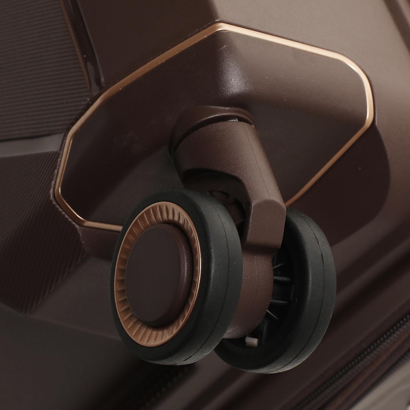 Чемодан большой L из полипропилена Eberhart Cosmo