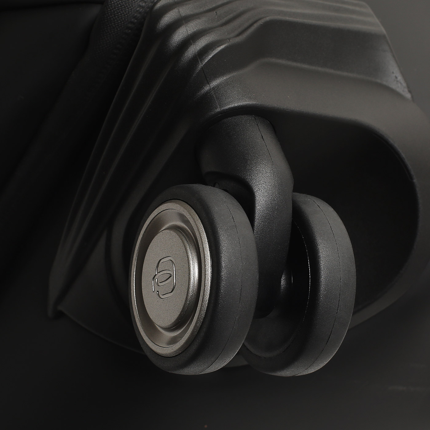 Чемодан для ручной клади из полиурeтана Piquadro Corner