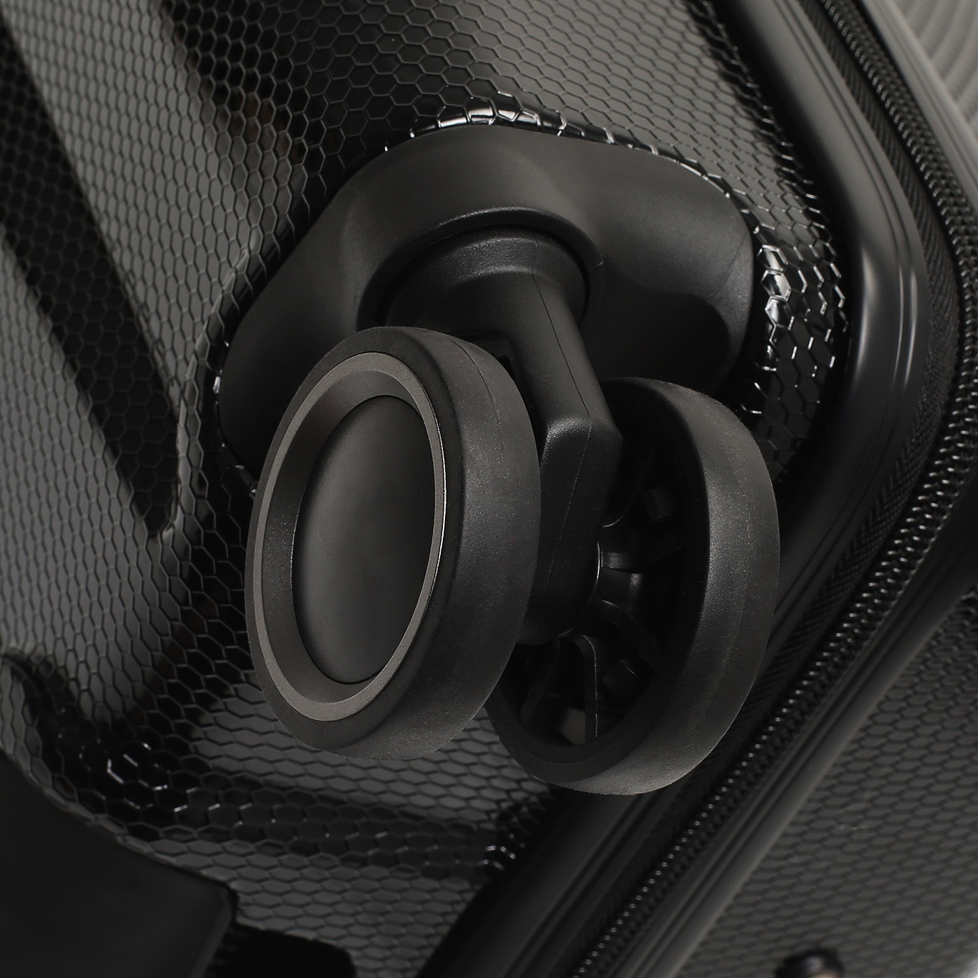 Чемодан для ручной клади из поликарбоната Eberhart Scale